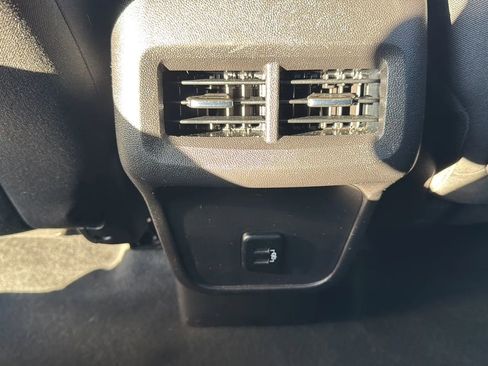 Used 2018 GMC Terrain SLE FWD image 29