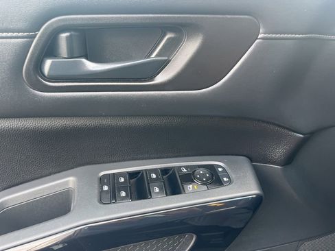 Used 2023 Nissan Pathfinder SV w/ SV Premium Package image 27