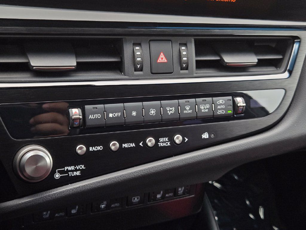 Used 2023 Lexus ES 350 F Sport w/ Accessory Package (Z2) FWD image 26