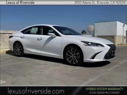 New 2025 Lexus ES 300h w/ Premium Package
