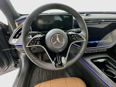 Used 2024 Mercedes-Benz E 350 4MATIC Sedan image 12