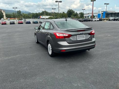Used 2012 Ford Focus SE w/ Interior Protection Pkg FWD image 10