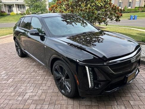 Certified 2024 Cadillac Lyriq Sport w/ LPO, Floor Liner Package AWD/4WD image 2