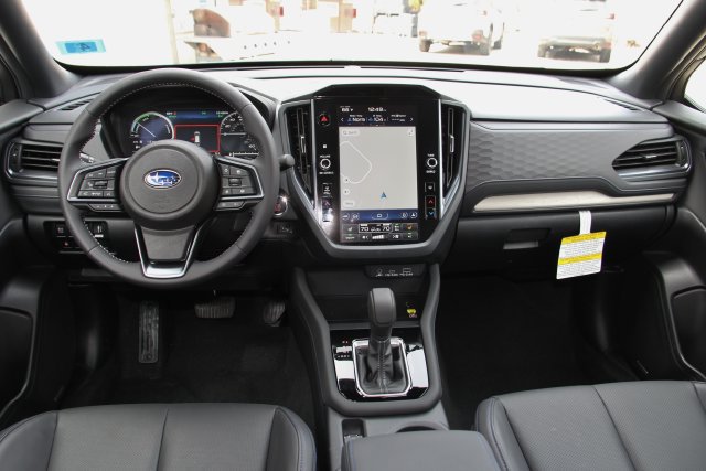 Used 2025 Subaru Forester Limited AWD/4WD image 33