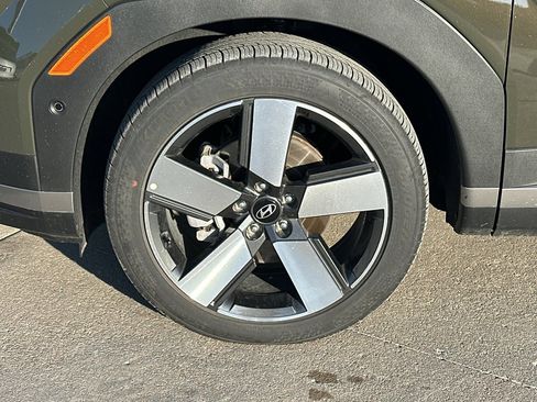 Certified 2025 Hyundai Santa Fe Limited image 3