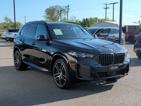 Used 2025 BMW X5 xDrive40i w/ Executive Package image 2
