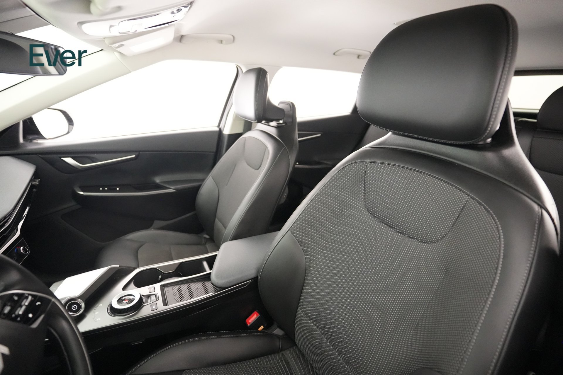 Used 2024 Kia EV6 Light RWD image 4