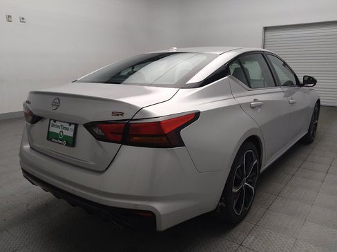 Used 2024 Nissan Altima 2.5 SR FWD image 9