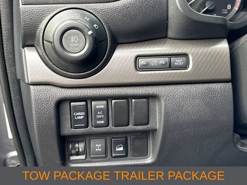 Used 2021 Nissan Titan PRO-4X w/ Pro-4x Convenience Package AWD/4WD image 8