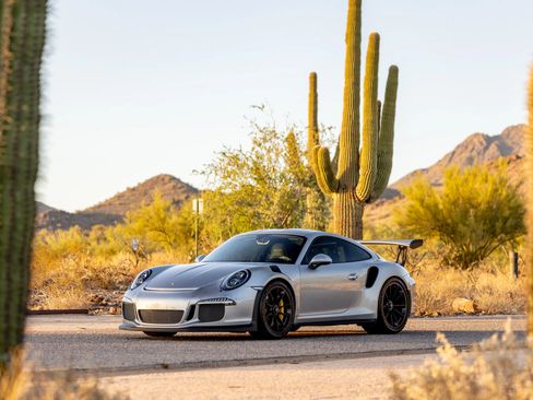 Used 2016 Porsche 911 GT3 RS image 4