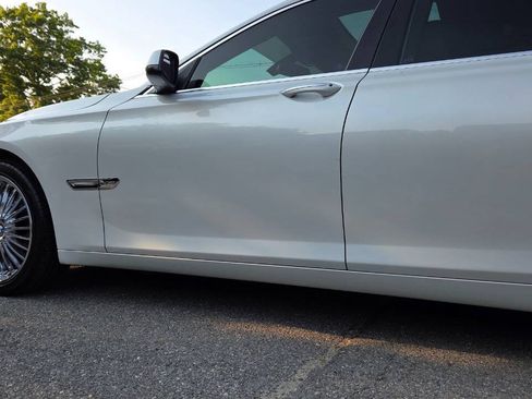 Used 2011 BMW 750Li xDrive AWD/4WD image 10