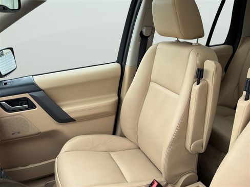 Used 2008 Land Rover LR2 SE image 16