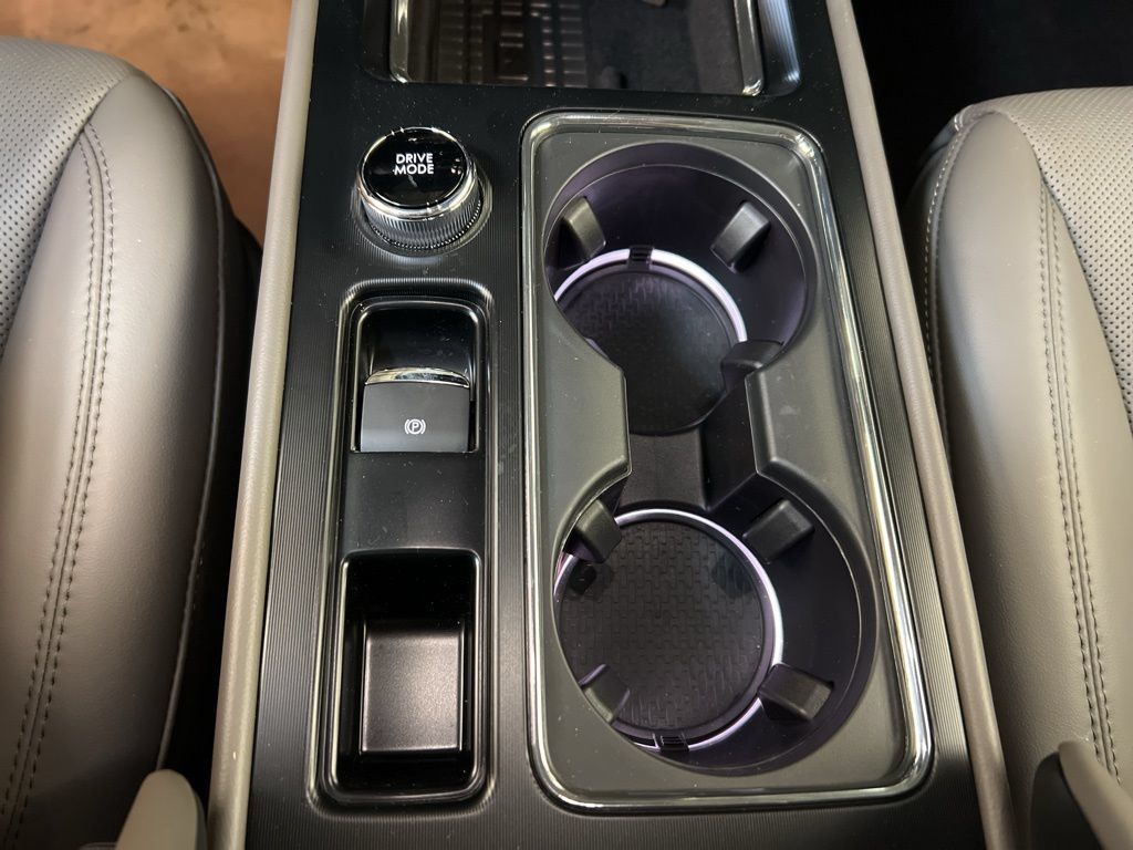 New 2025 Lincoln Corsair Grand Touring w/ Equipment Group 302A AWD/4WD image 16