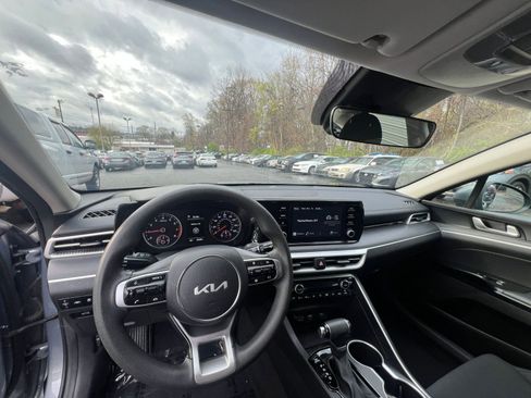 Used 2023 Kia K5 LXS image 29