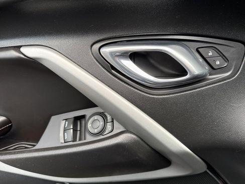 Used 2017 Chevrolet Camaro SS image 13