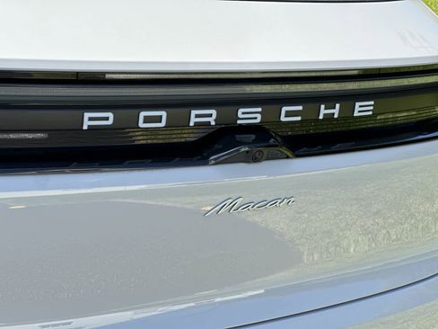 New 2026 Porsche Macan Electric RWD image 33