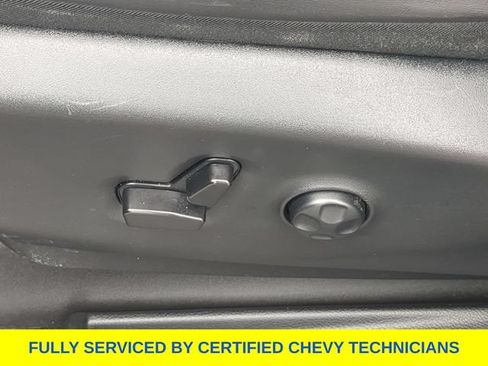 Used 2025 Chrysler Pacifica Limited FWD image 25