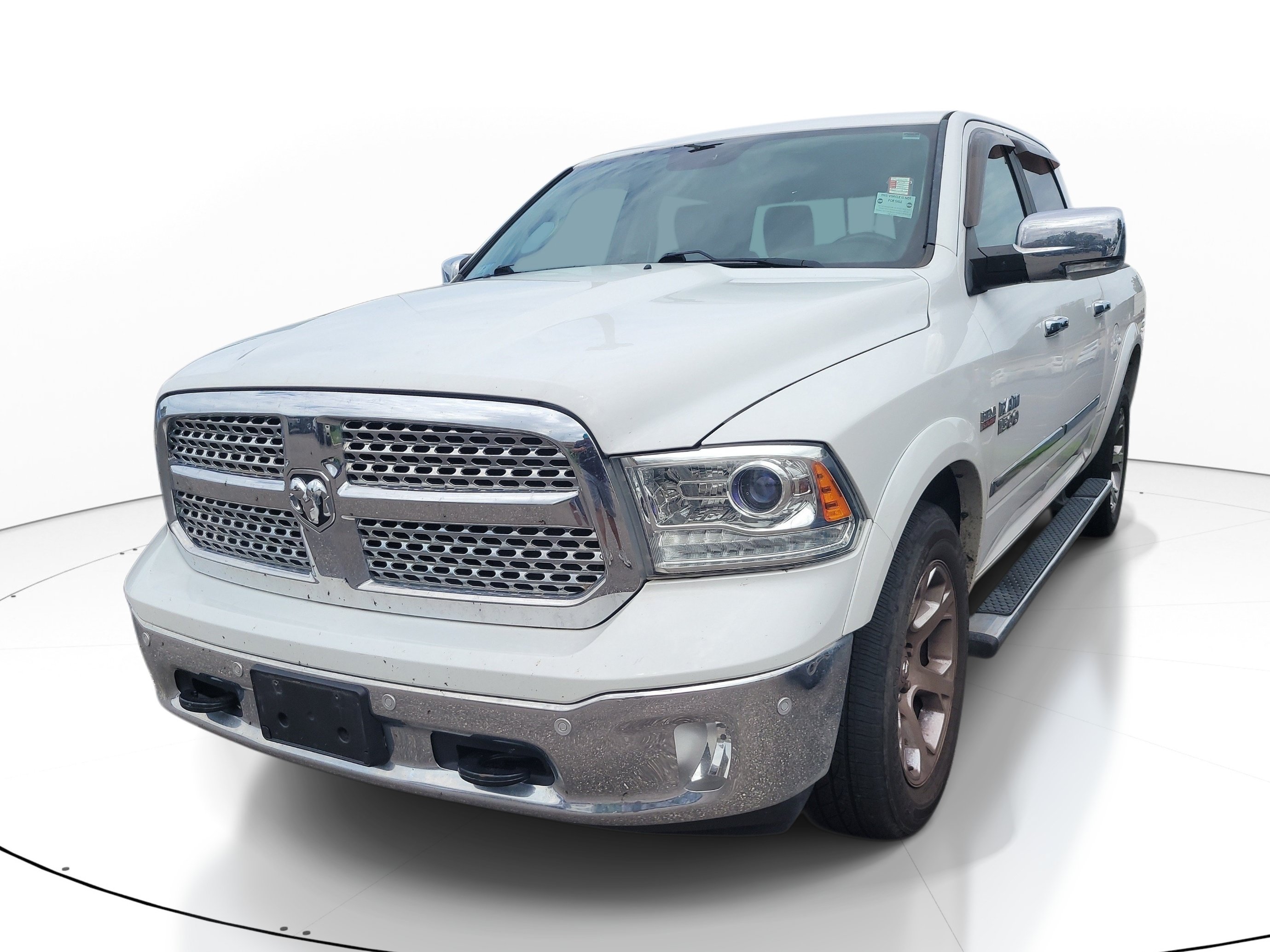 Used 2017 RAM 1500 Laramie w/ Convenience Group AWD/4WD image 3