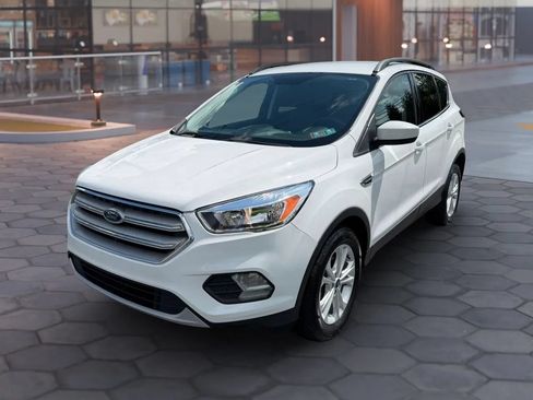 Used 2018 Ford Escape SE FWD image 6
