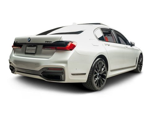 Used 2021 BMW 750i xDrive w/ Executive Package AWD/4WD image 22