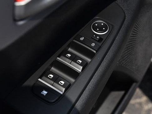 Used 2024 Kia Forte LXS w/ LXS Technology Package FWD image 8