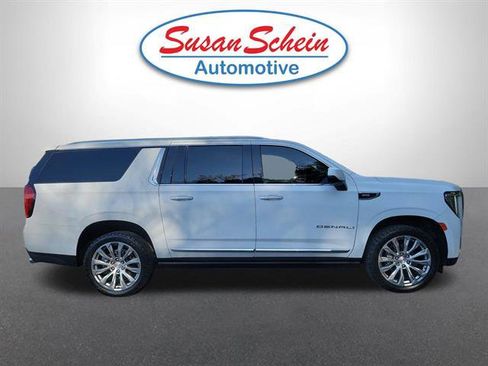 Used 2021 GMC Yukon XL Denali w/ Denali Premium Package image 29