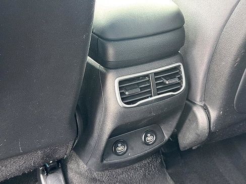 Used 2023 Hyundai Santa Fe SE AWD/4WD image 11