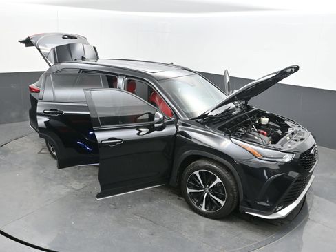 Used 2022 Toyota Highlander XSE image 41