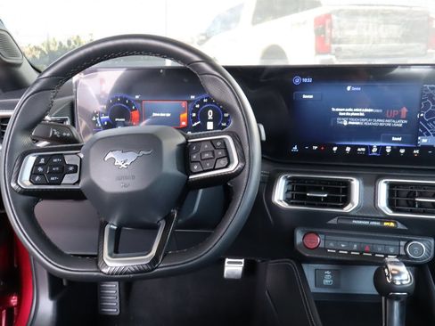 Used 2025 Ford Mustang Premium RWD image 30
