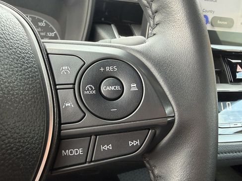 Used 2025 Toyota Corolla SE FWD image 15