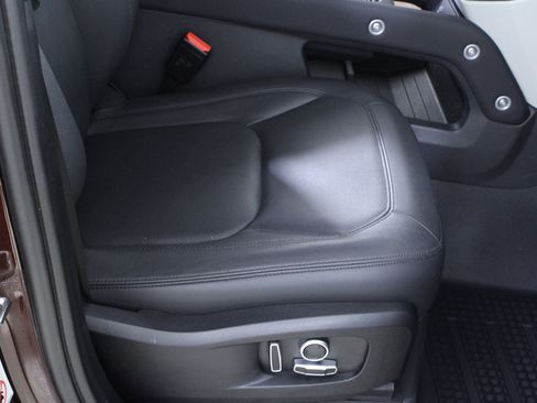 Used 2023 Land Rover Defender 130 S image 16