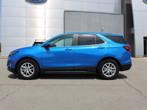 Used 2024 Chevrolet Equinox LT FWD image 2