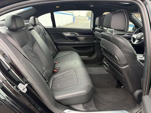 Used 2022 BMW 750i xDrive 750i xDrive w/ Executive Package image 24