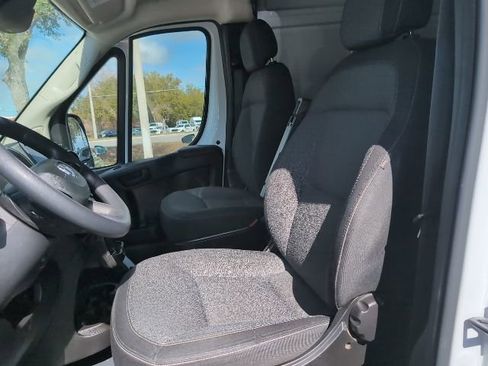 Used 2024 RAM ProMaster 2500 w/ Convenience Group image 9