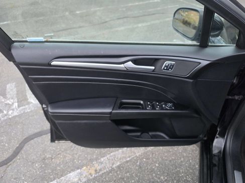 Used 2018 Ford Fusion Titanium AWD/4WD image 35