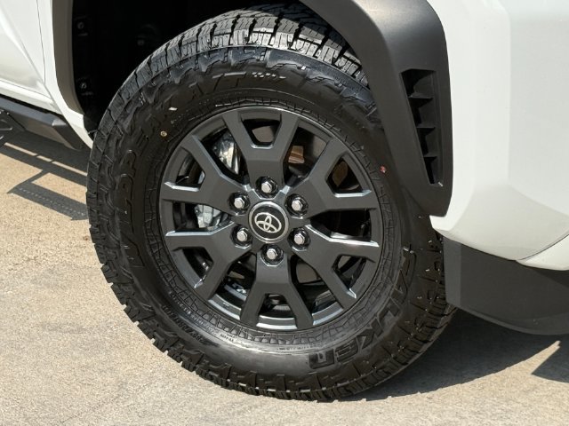 Used 2025 Toyota 4Runner SR5 AWD/4WD image 6