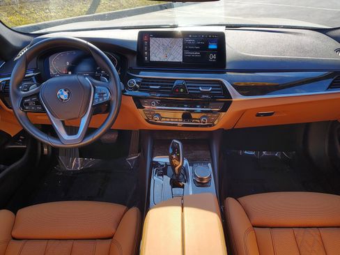 Used 2023 BMW 530i w/ Convenience Package image 13
