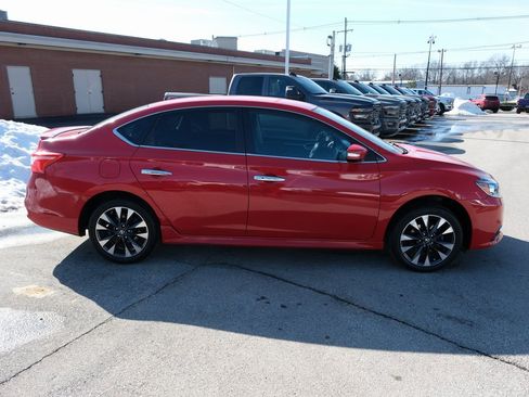 Used 2016 Nissan Sentra SR image 2