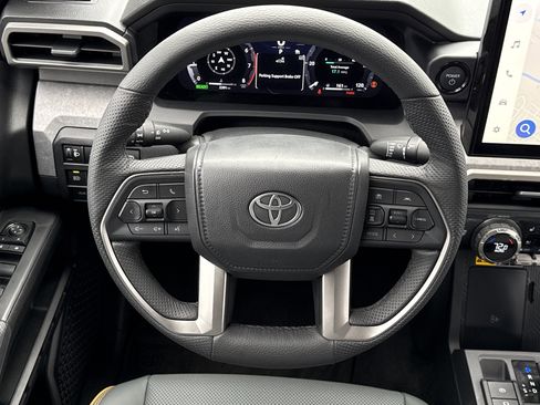 Used 2025 Toyota Tacoma 4x4 Double Cab Hybrid image 18