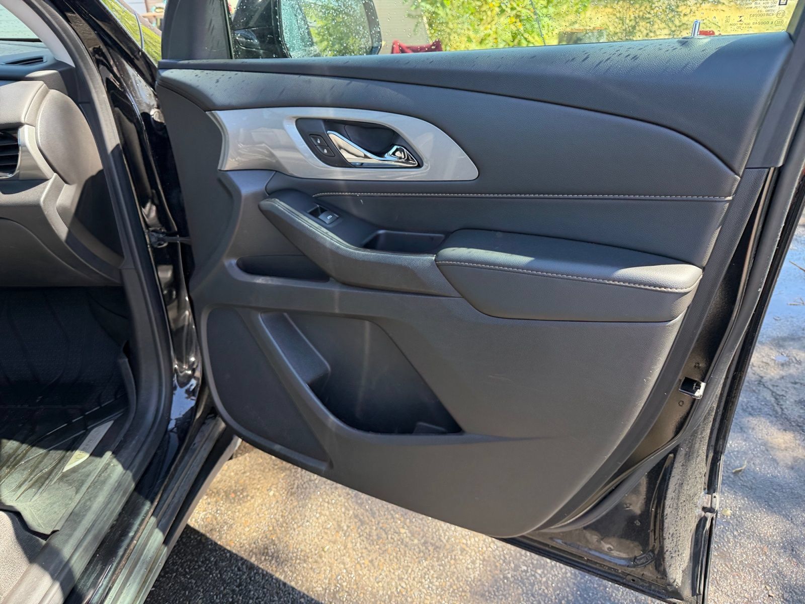 Used 2020 Chevrolet Traverse LS AWD/4WD image 17