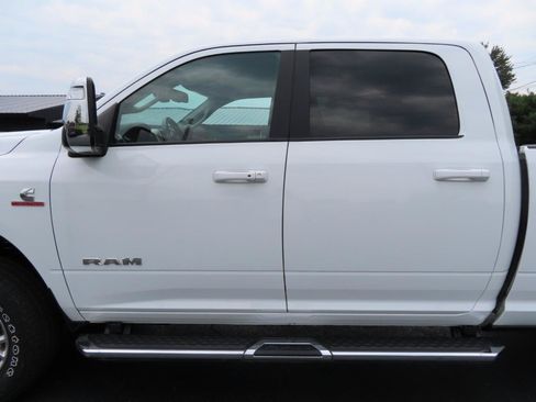 Used 2024 RAM 2500 Laramie AWD/4WD image 13