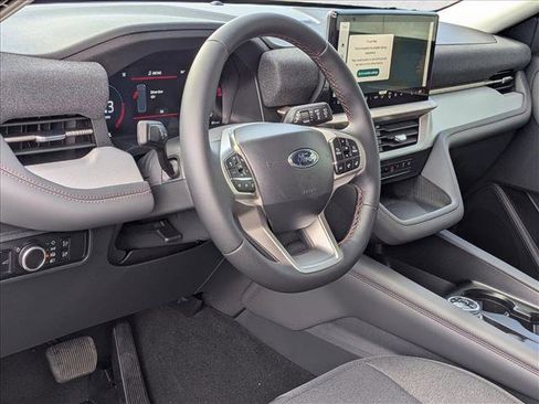 New 2026 Ford Explorer Active RWD image 3