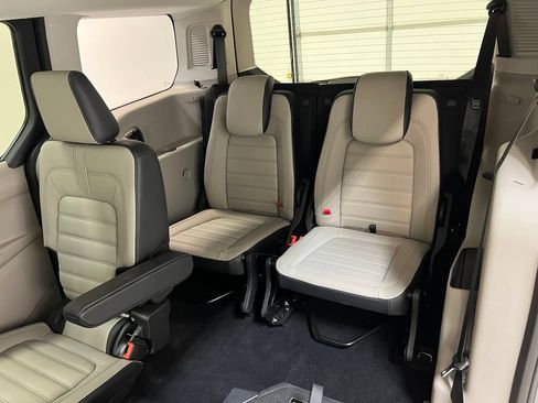 Used 2023 Ford Transit Connect Titanium FWD image 27