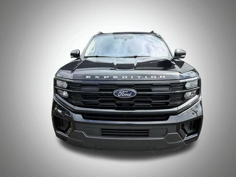 Used 2025 Ford Expedition Active AWD/4WD image 8