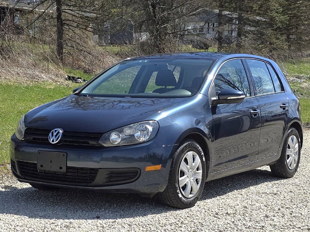 Used 2013 Volkswagen Golf 4-Door FWD image 2