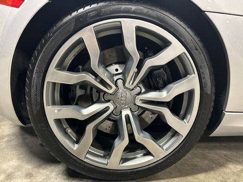 Used 2011 Audi R8 V10 image 45