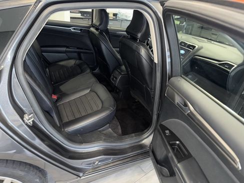 Used 2017 Ford Fusion SE w/ Equipment Group 201A image 23