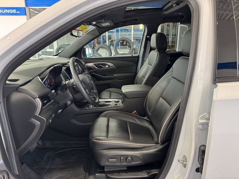 Used 2023 Chevrolet Traverse Premier w/ Redline Edition AWD/4WD image 8