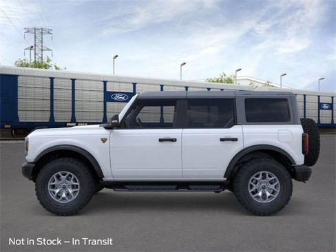 New 2025 Ford Bronco Badlands image 4