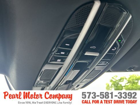 Used 2023 Porsche Cayenne Platinum Edition AWD/4WD image 15